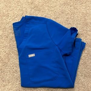 FIGS Catarina One Pocket Scrub Top - size XS - Royal blue